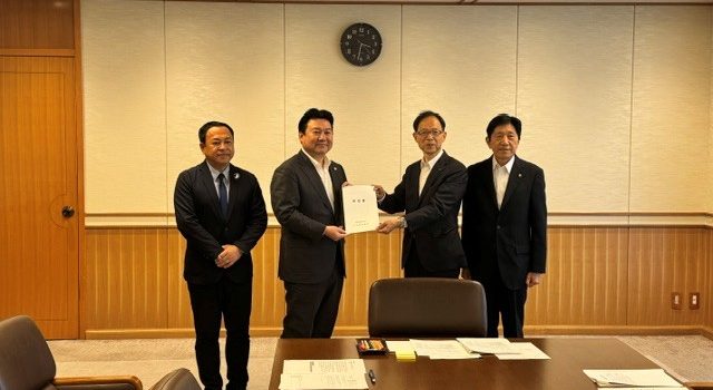 大分県知事へ要望書を提出しました。